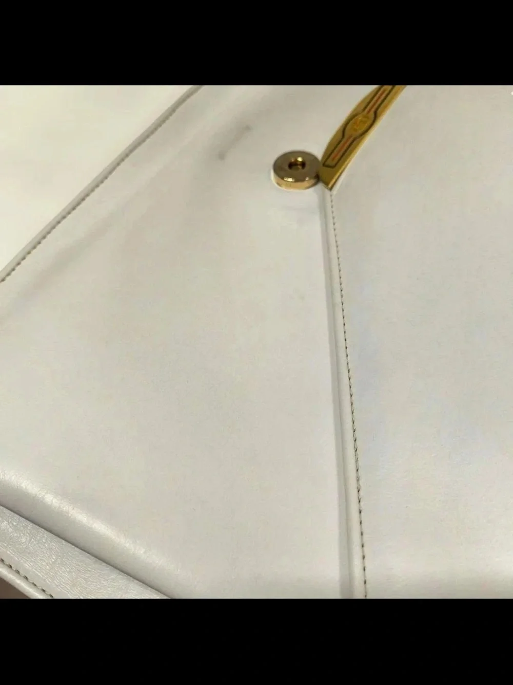 Gucci White Envelope Leather Clutch with Gold-Tone Hardware